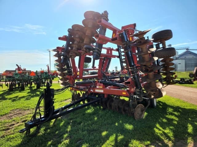 Image of Versatile TD700F equipment image 1