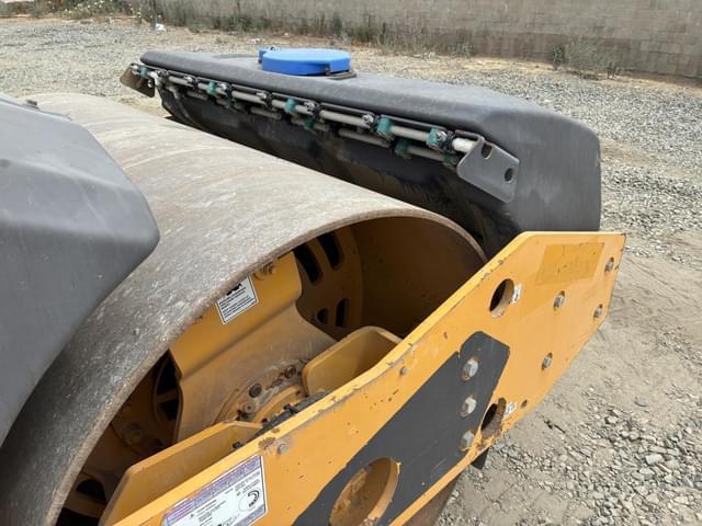 Image of Volvo DD110C equipment image 4
