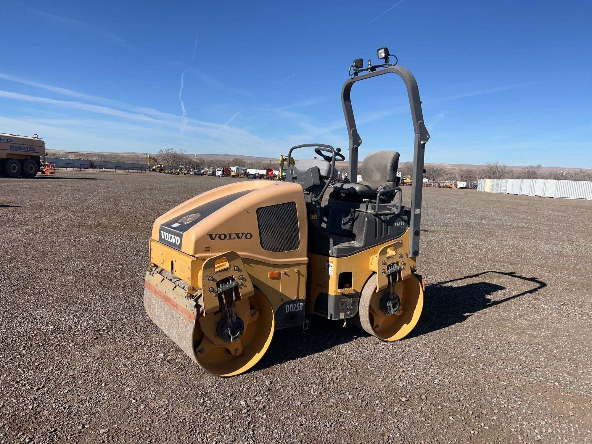 2018 Volvo DD25B Equipment Image0