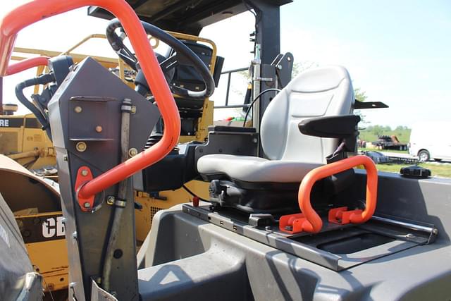 Image of Volvo DD30B equipment image 3