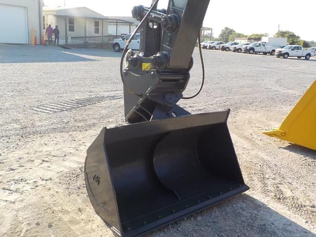 Image of Volvo EC140EL equipment image 4