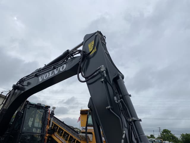 Image of Volvo EC140EL equipment image 4