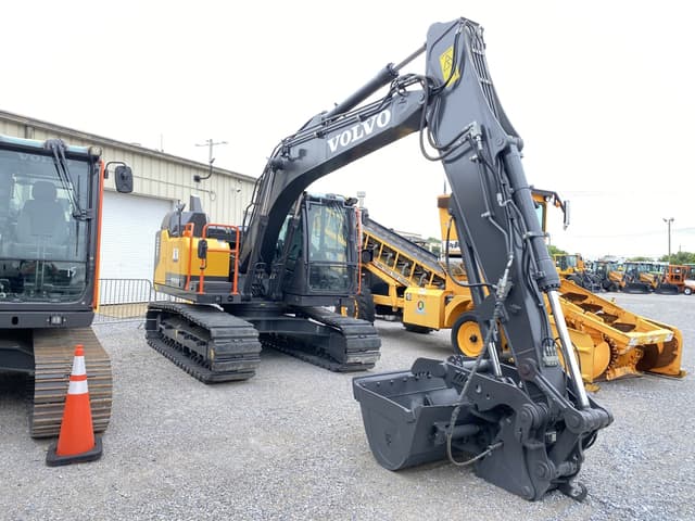 Image of Volvo EC140EL equipment image 3