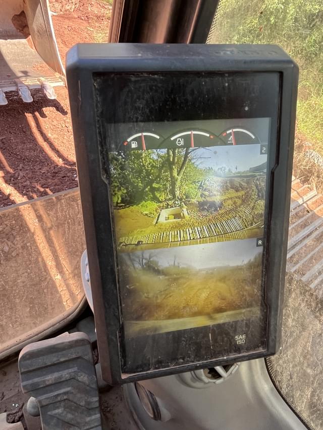 Image of Volvo EC220EL equipment image 4