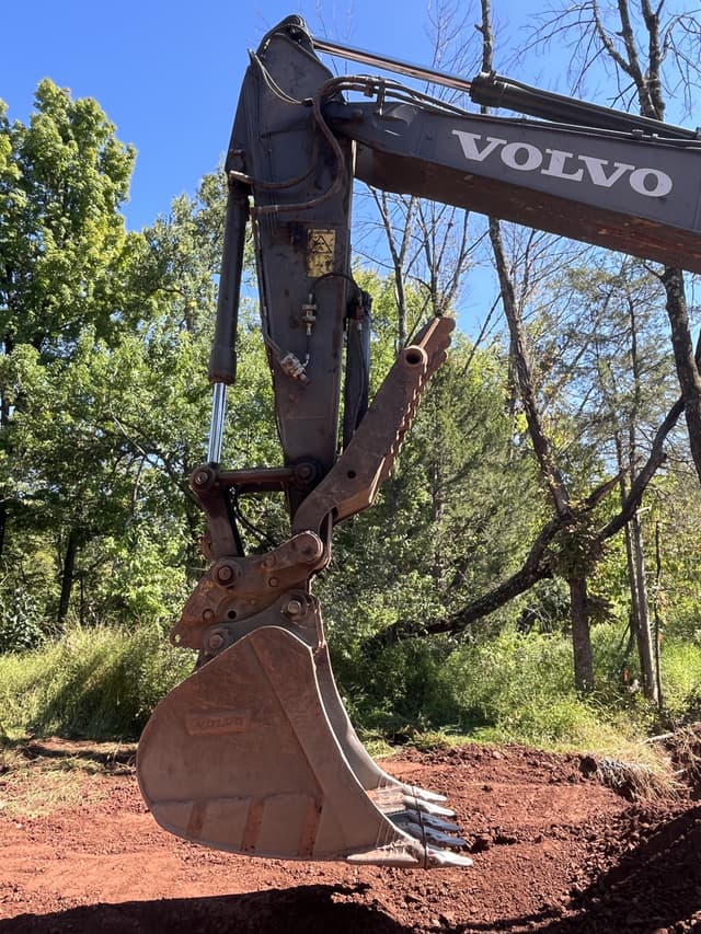 Image of Volvo EC220EL equipment image 1