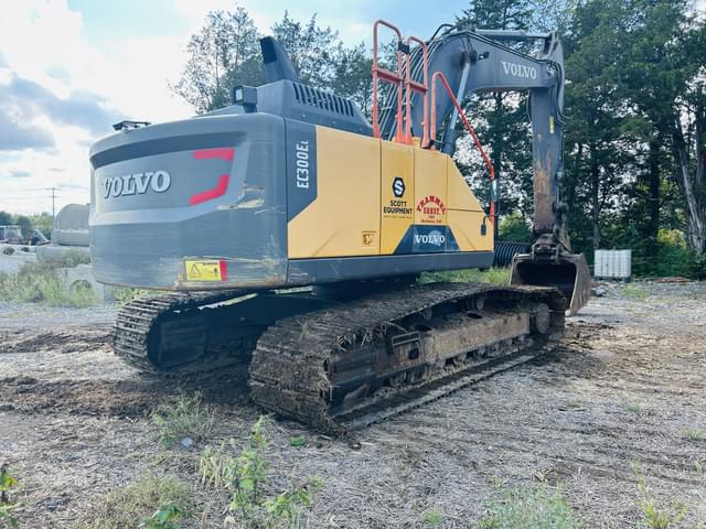 Image of Volvo EC300EL equipment image 4