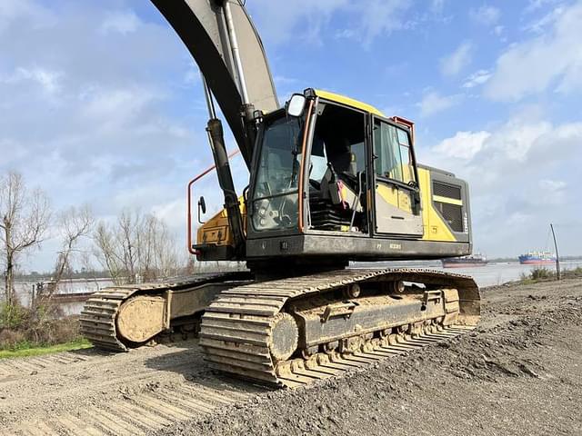 Image of Volvo EC300E-LR equipment image 2