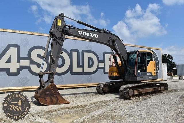 Image of Volvo ECR235EL equipment image 3