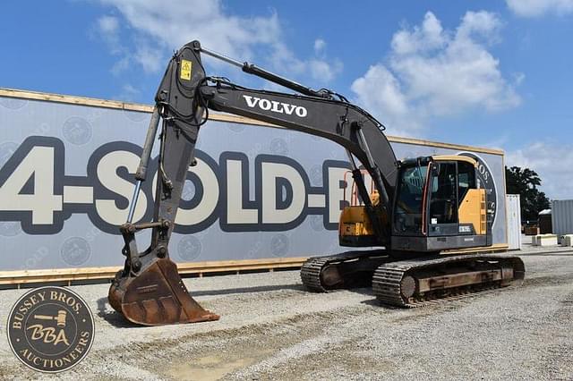 Image of Volvo ECR235EL equipment image 2