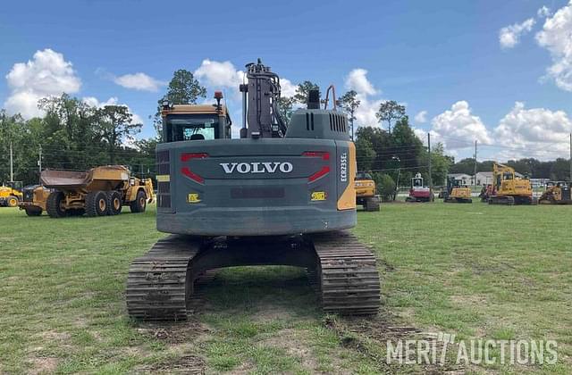Image of Volvo ECR235EL equipment image 3