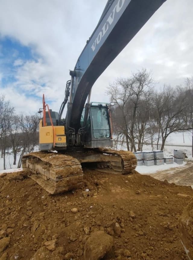 Image of Volvo ECR355EL equipment image 1