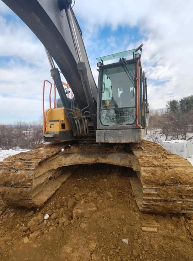 Image of Volvo ECR355EL equipment image 3