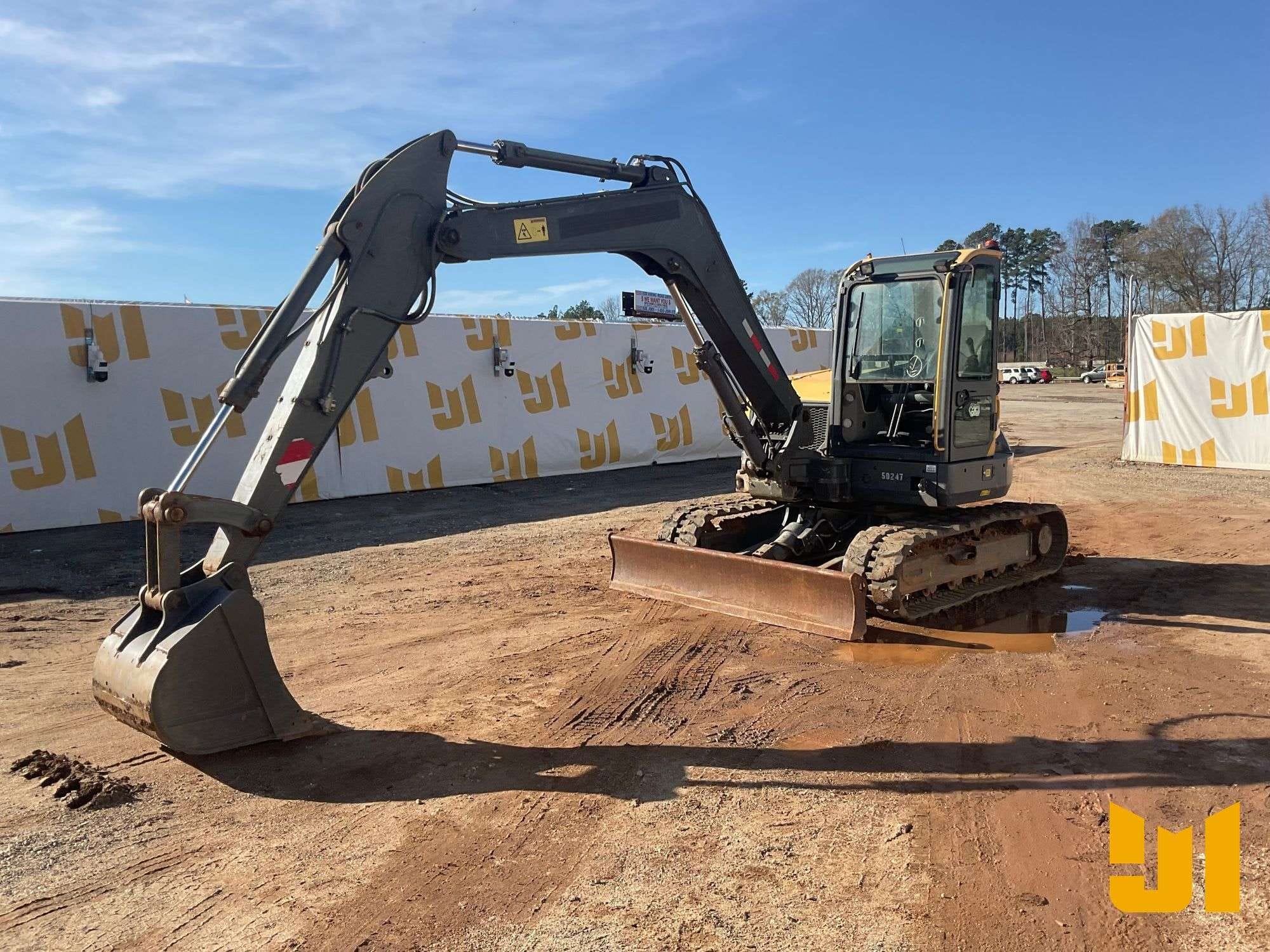 2018 Volvo ECR88D Equipment Image0