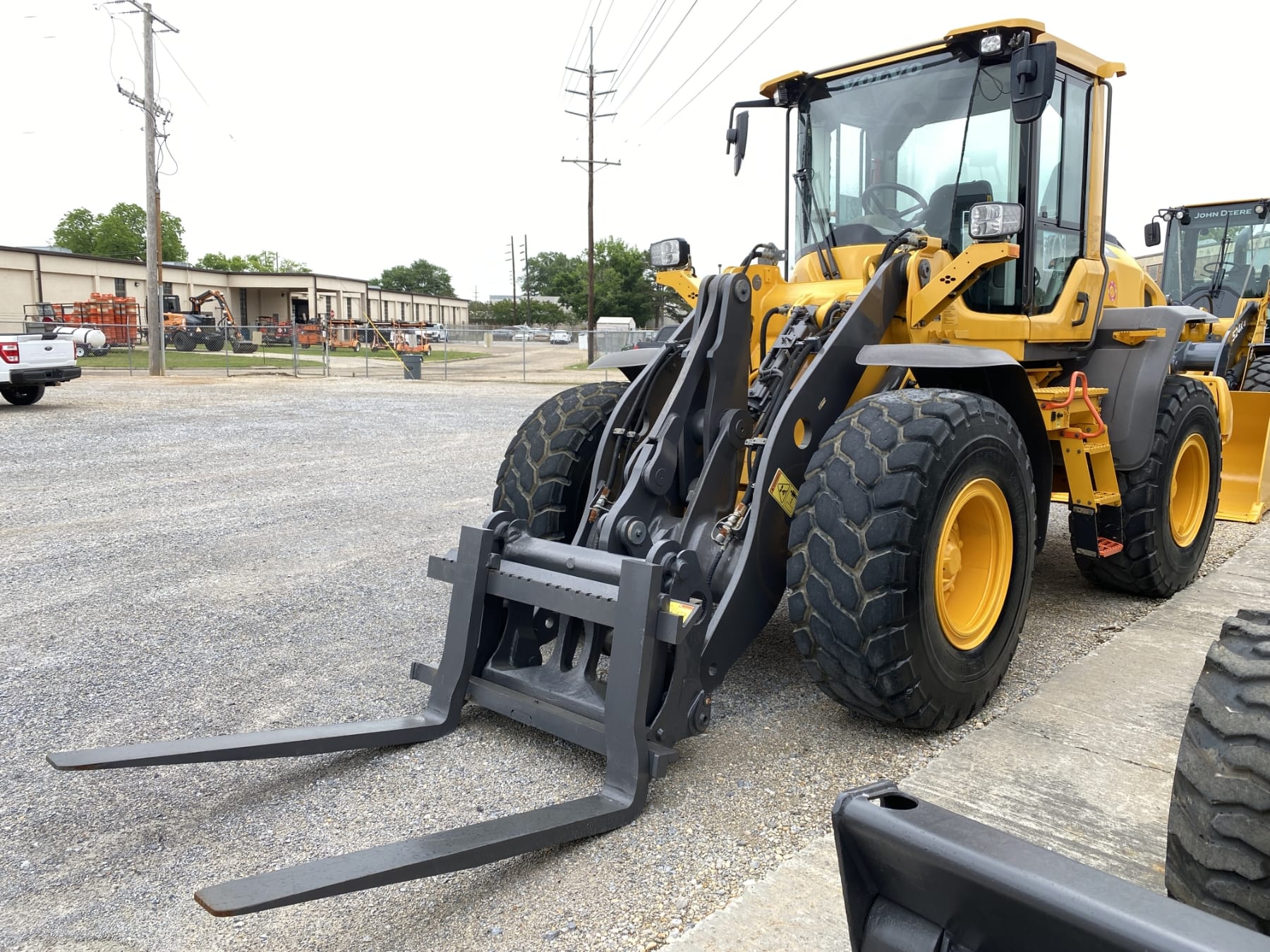 2018 Volvo L60H Equipment Image0