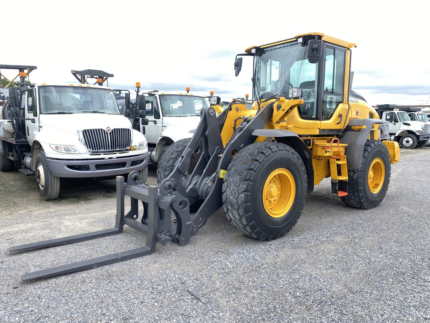 2018 Volvo L60H Equipment Image0