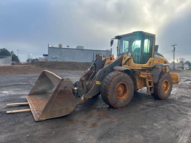 Image of Volvo L70H equipment image 2