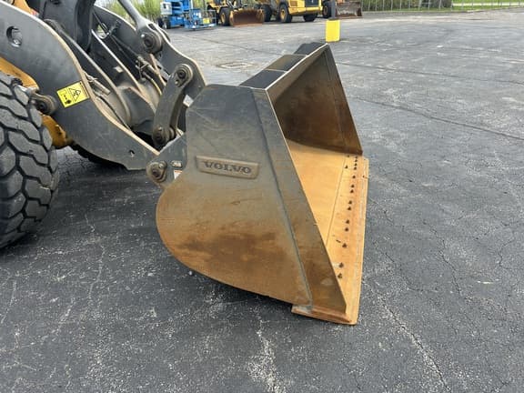 Image of Volvo L70H equipment image 4