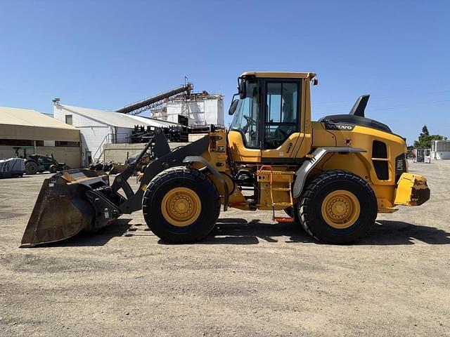 Image of Volvo L70H equipment image 4