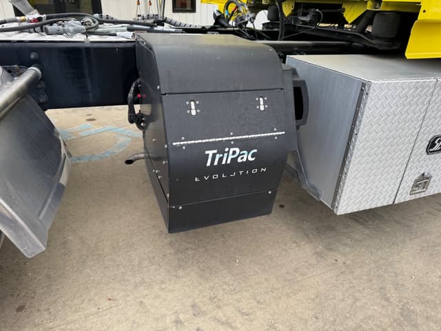 Image of Volvo D13 equipment image 1