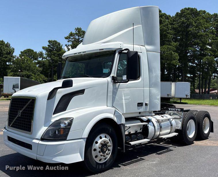 Image of Volvo VNL Primary image