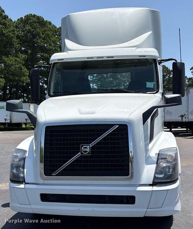 Image of Volvo VNL equipment image 1