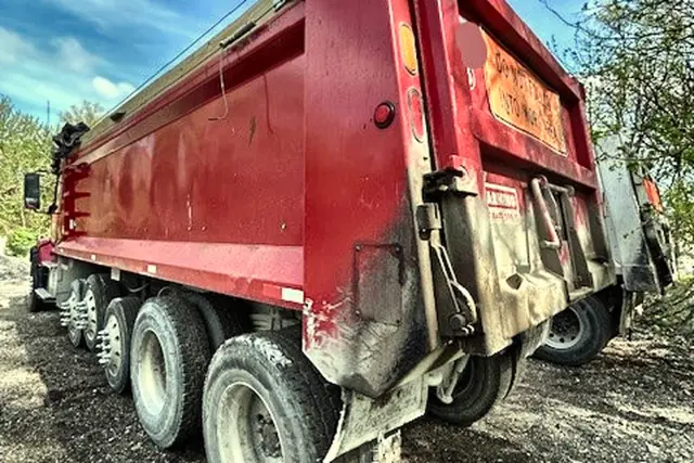 Image of Volvo VHD equipment image 4