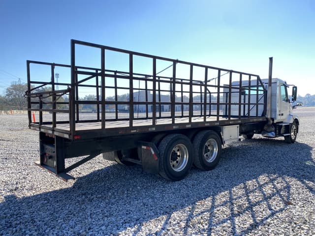 Image of Volvo VN equipment image 2