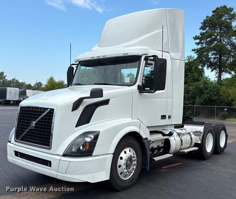 Image of Volvo VN Primary image