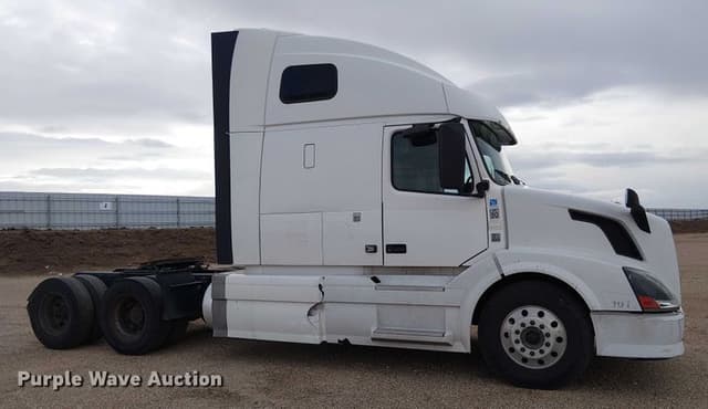 Image of Volvo VN equipment image 3