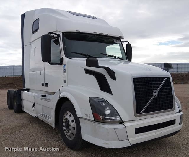 Image of Volvo VN equipment image 2