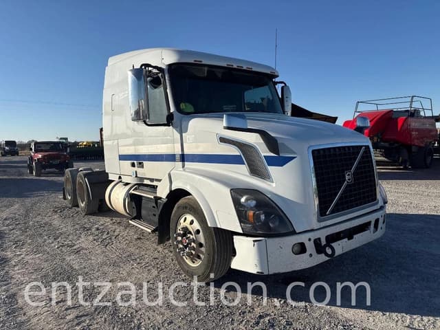 Image of Volvo VNL630 equipment image 4