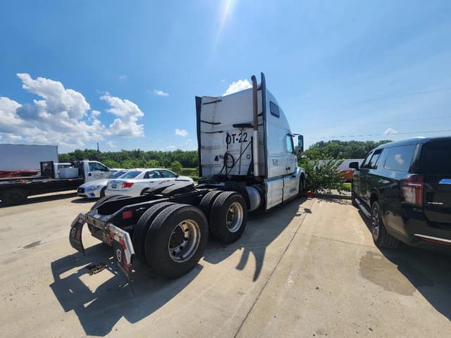 Image of Volvo VNL equipment image 4