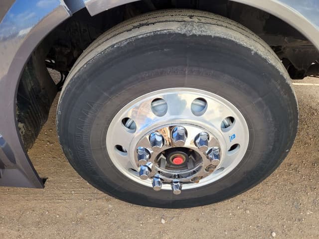 Image of Volvo VNL equipment image 3