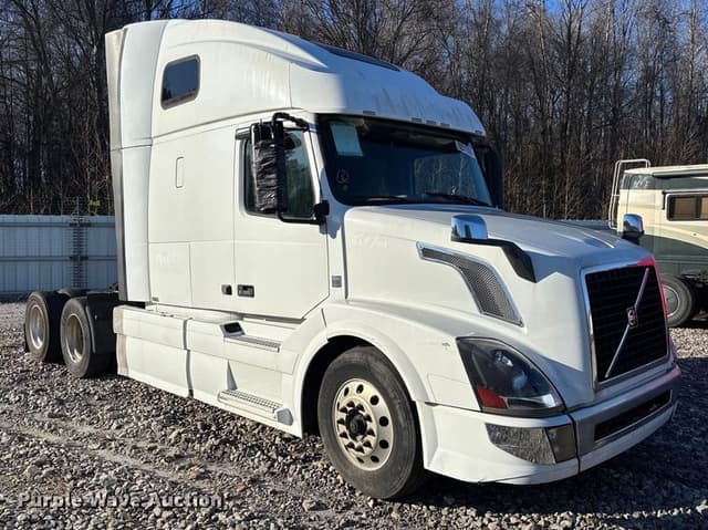Image of Volvo VNL equipment image 2