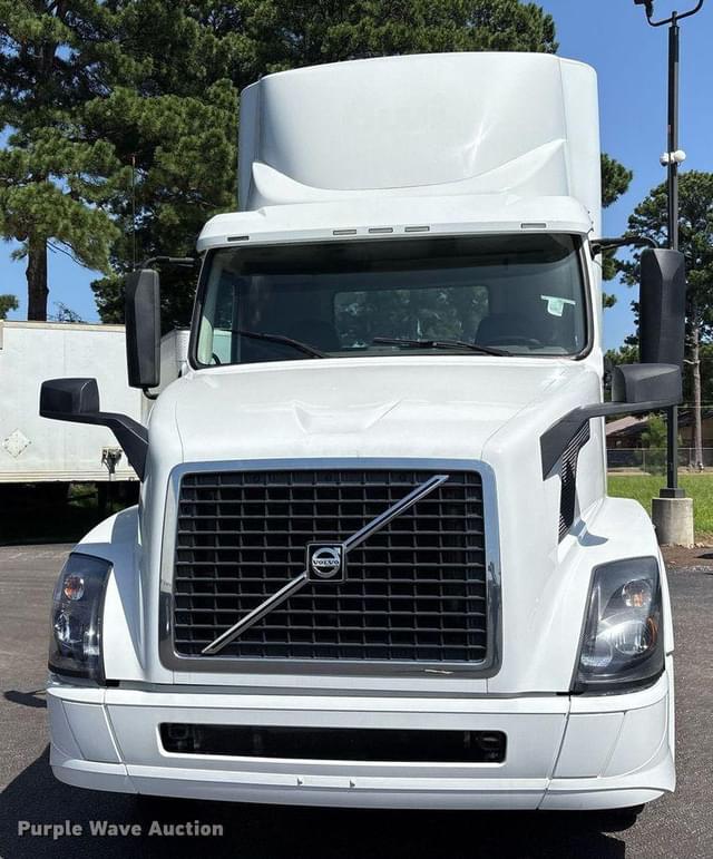 Image of Volvo VNL equipment image 1