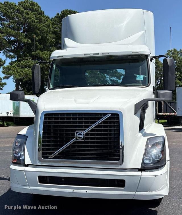 Image of Volvo VNL equipment image 1