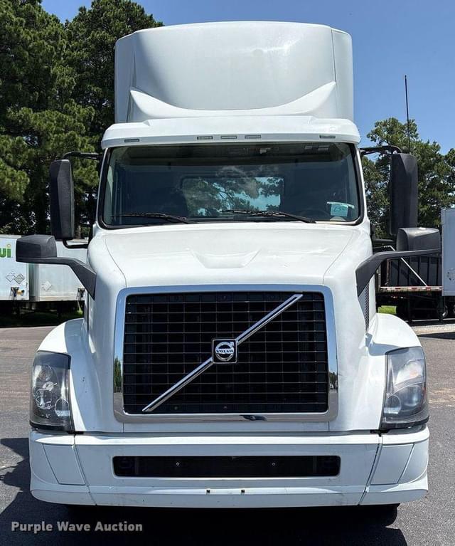 Image of Volvo VNL equipment image 1