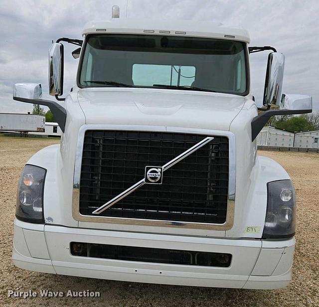 Image of Volvo VNL equipment image 1