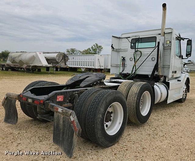 Image of Volvo VNL equipment image 4
