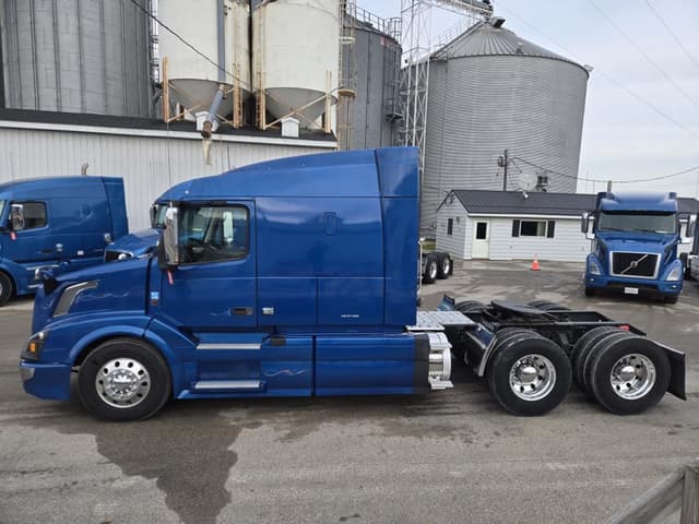 Image of Volvo VNL equipment image 1