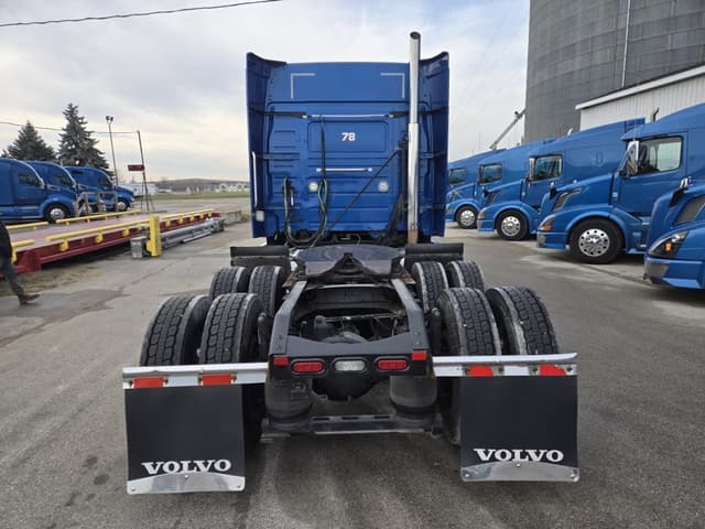 Image of Volvo VNL equipment image 3