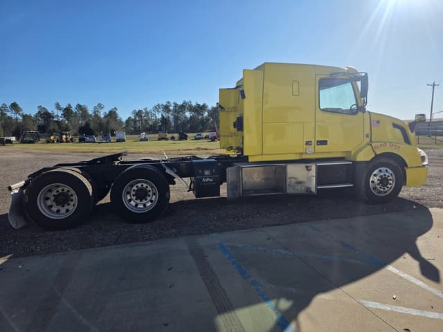 Image of Volvo VNL equipment image 3
