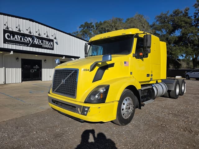 Image of Volvo VNL equipment image 1