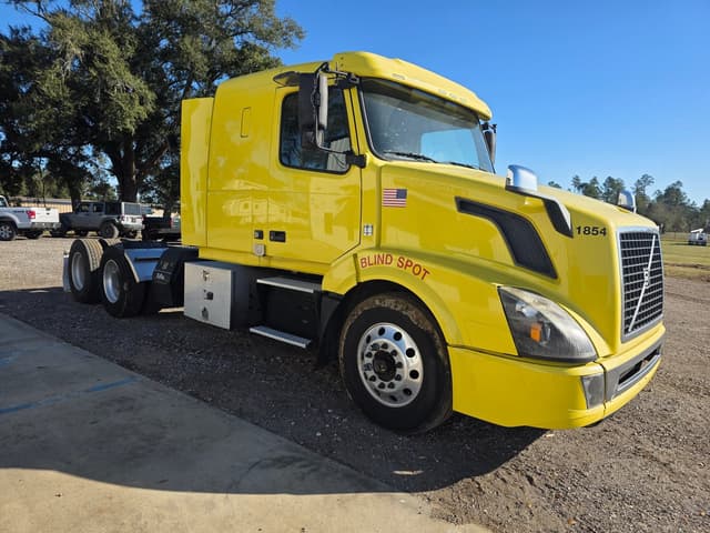 Image of Volvo VNL equipment image 2