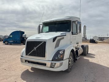 Main image Volvo VNR62T400
