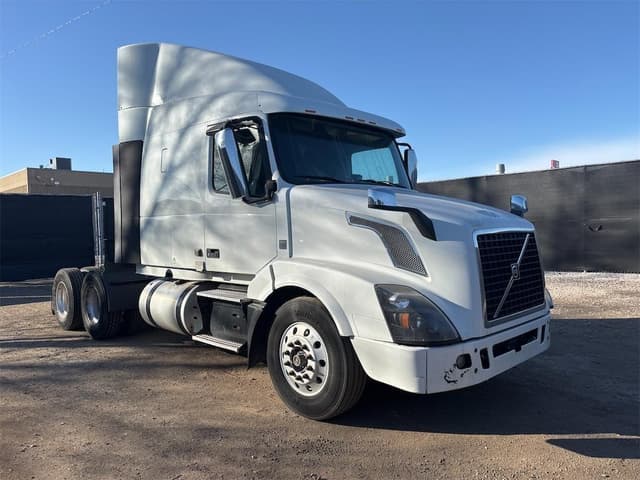 Image of Volvo VNL64T630 equipment image 2