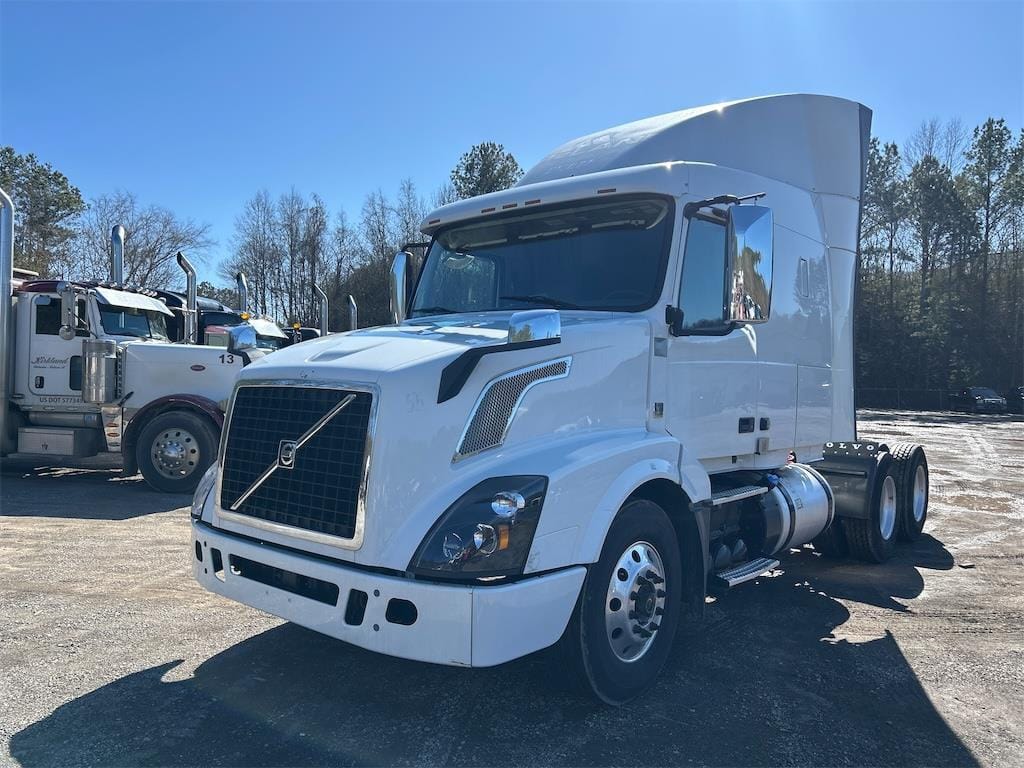 2018 Volvo VNL64T630 Equipment Image0