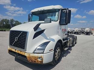 2018 Volvo VNR64T Equipment Image0