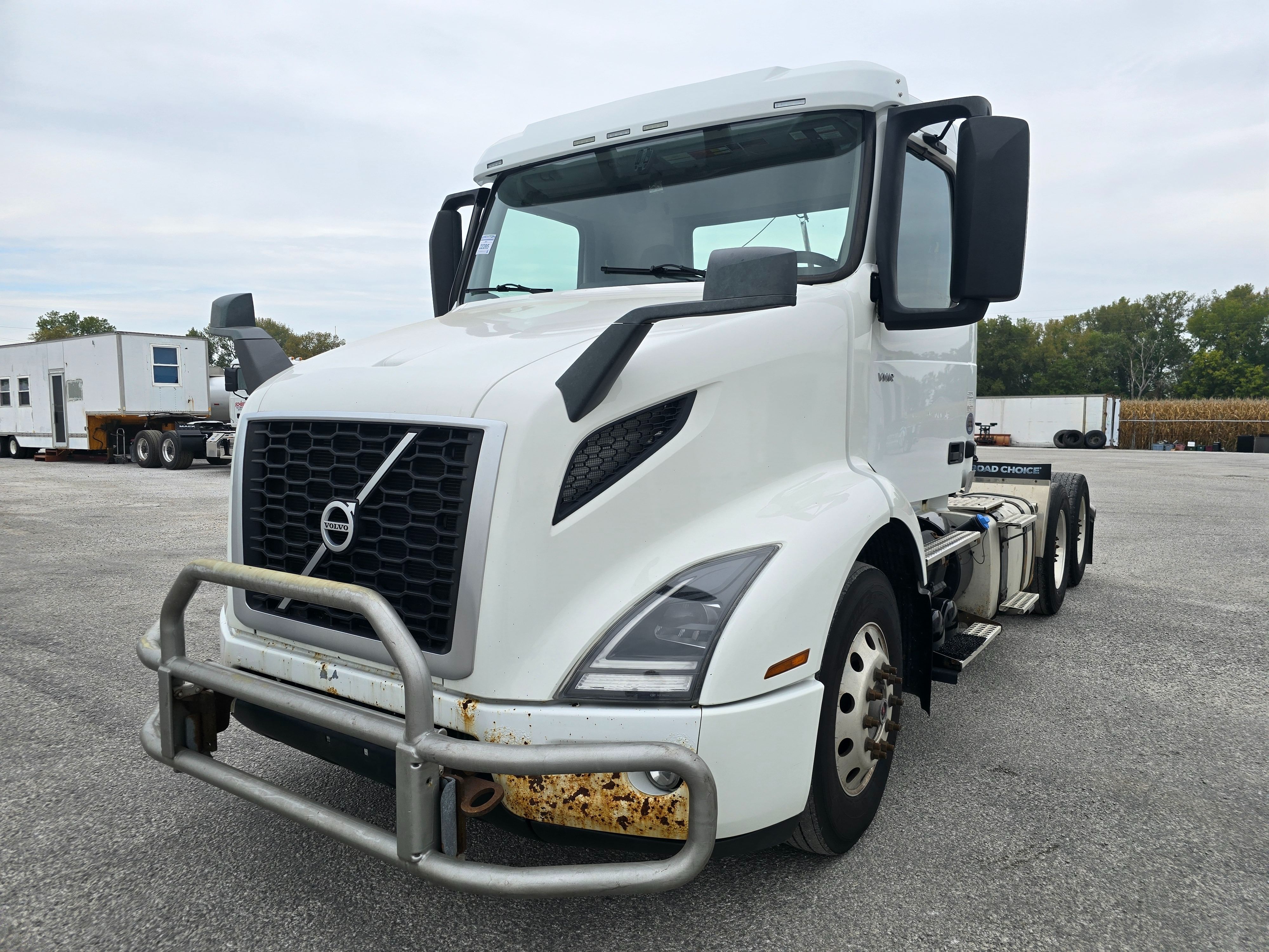 2018 Volvo VNR64T Equipment Image0