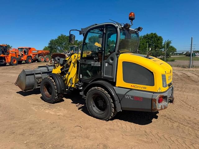 Image of Wacker Neuson WL38 equipment image 2